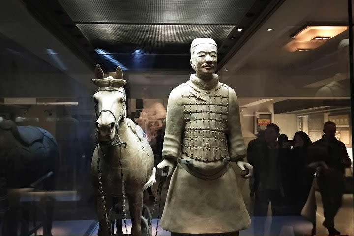 Small Group Terracotta Warriors Morning Tour image