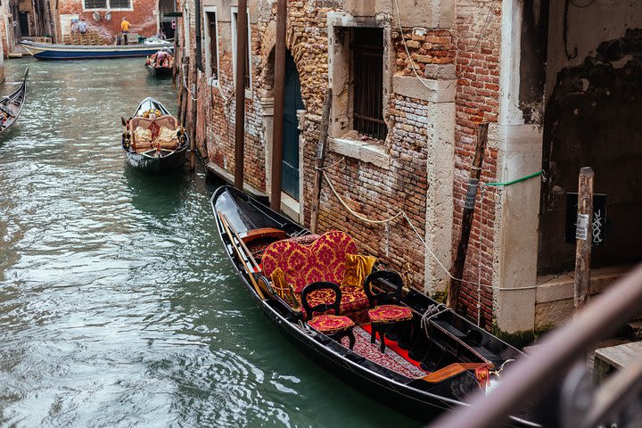 Withlocals LIVE Venetian Aperol Spritz with a Local Online Class image