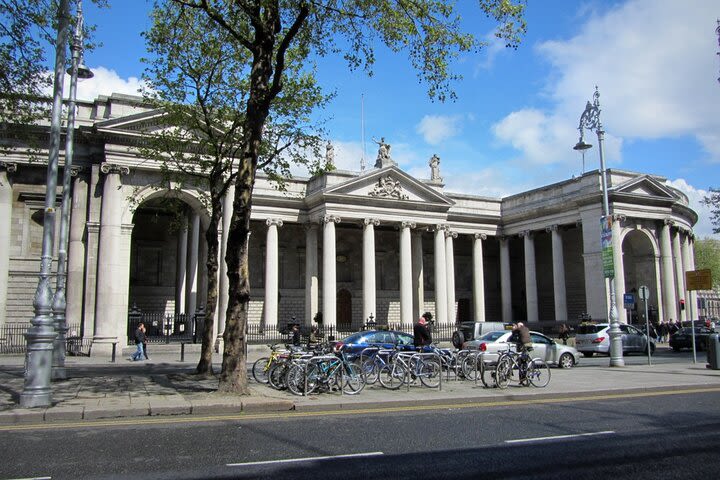 Dublin – Top 10 City Highlights Walking Tour  image