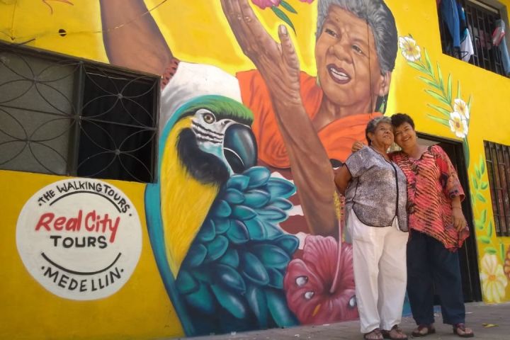 Comuna 4 Walking Tour Medellín – Authentic Culture & Transformation image