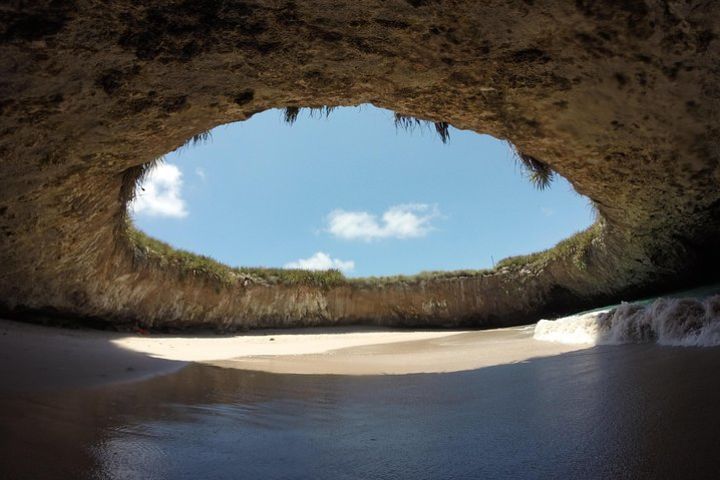 Hidden Beach Tour image