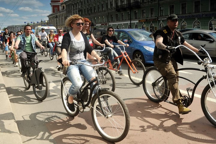 Saint-Petersburg and it's suburbs by bike (5 day tour) image