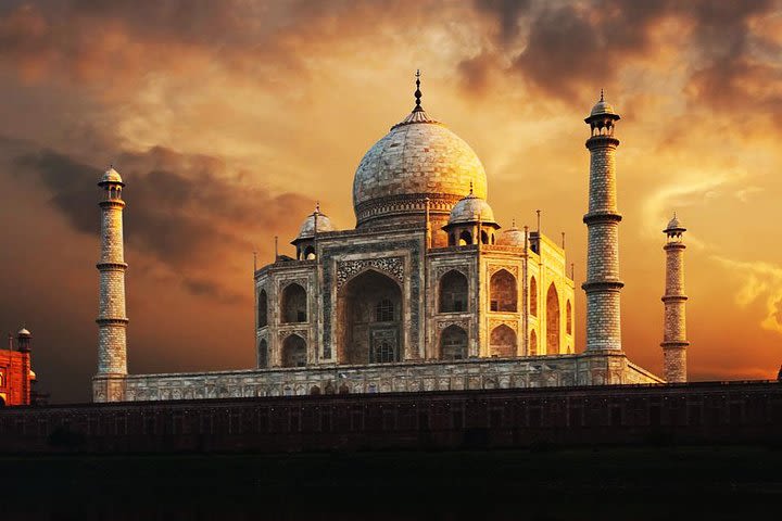 Overnight Taj Mahal Tour From Delhi image