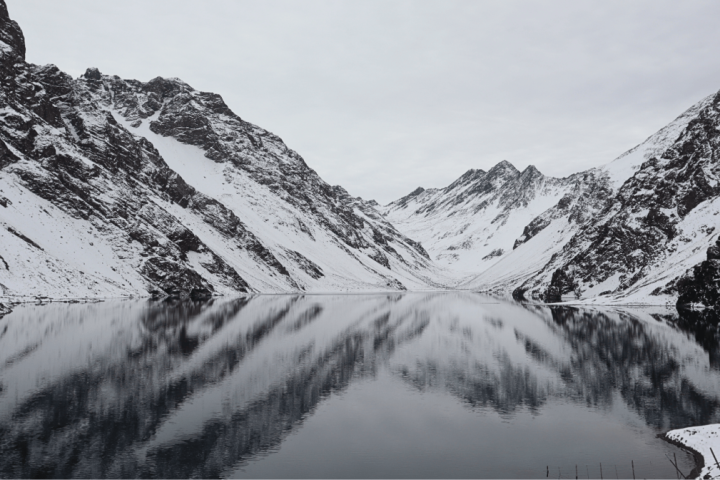 Full Day en Portillo: Aventura Invernal desde Santiago image