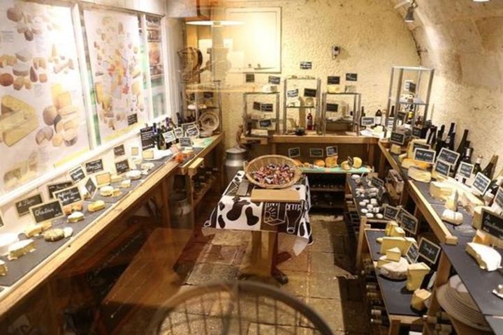 Wine & Cheese Pairing Experience in Bordeaux (shared) image