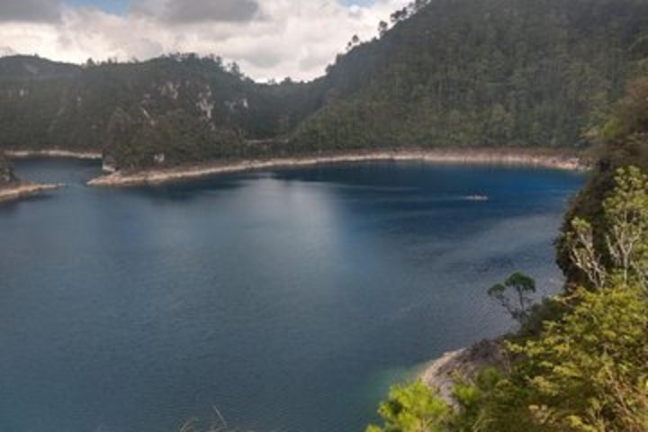 El Chiflon Waterfalls and Montebello Lakes Day Trip from Tuxtla Gutiérrez image