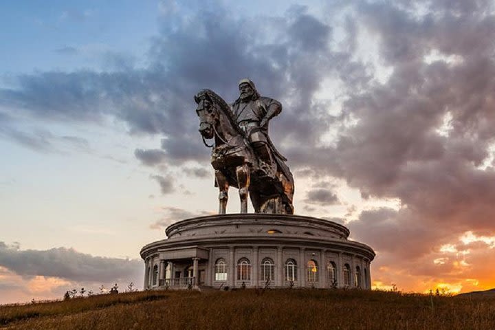 1 Day Coach Tour of Genghis Khan Statue Complex and Terelj National Park Including Lunch image