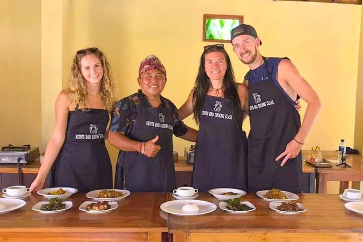 Balinese Cooking Class with Temple Visit image
