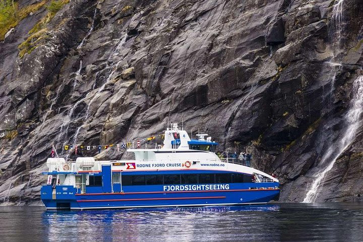 Mostraumen and Osterfjord Cruise - Round tour from Bergen image