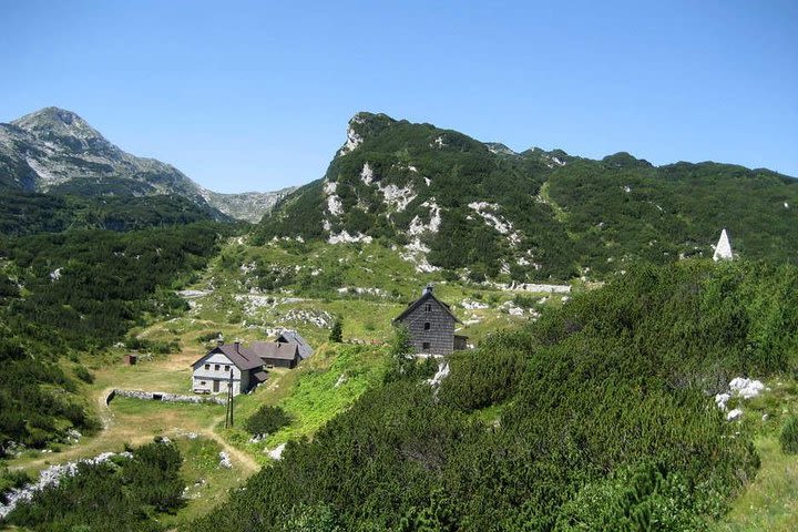 Komna hiking image