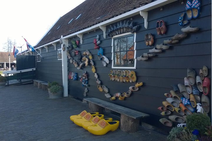 Private tour from AMS airport to Zaanse Schans windmills image