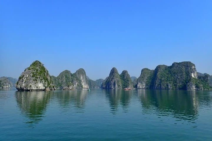 Halong Bay 3d2n On Cruise image