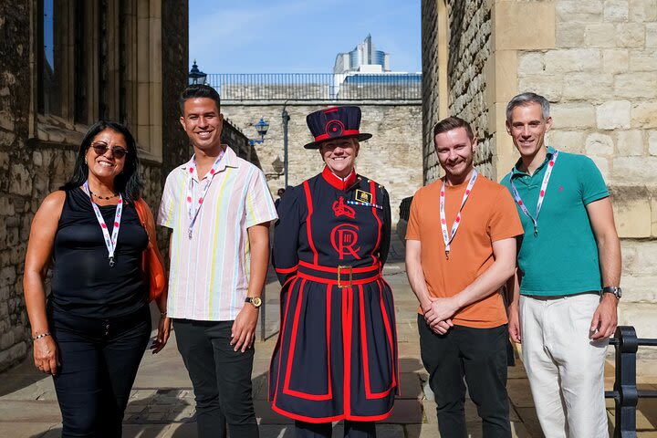 Tower of London Guided Tour + Meet & Greet with Beefeaters  image