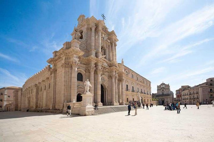 Syracuse, Ortigia and Noto walking tour from Catania image