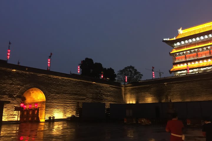 Small-Group Xi'an City Wall Bike Tour image