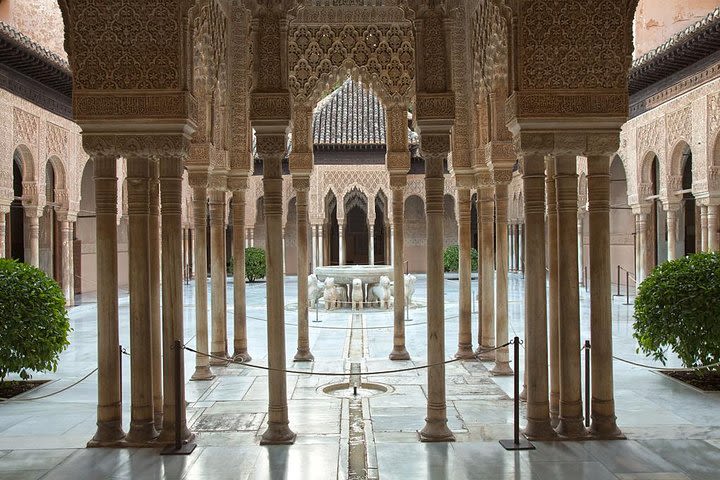 Alhambra and Generalife PRIVATE Tour  image