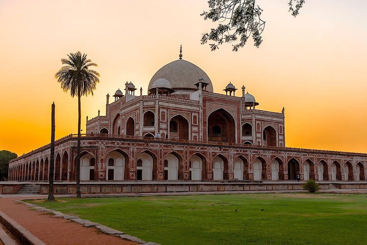 Private Old and New Delhi - Best of Delhi 8 Hours Tour image