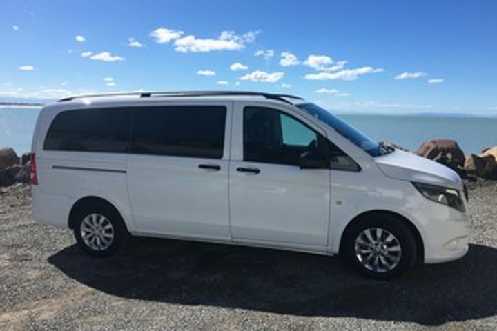 Private Departure Transfer: Central Christchurch to Christchurch Airport image