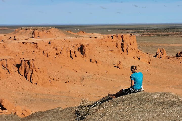 Gobi Desert and Eight lakes trekking and driving combined tour image