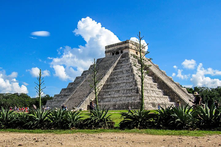 Chichen Itza Cenote Hubiku And Ekbalam image