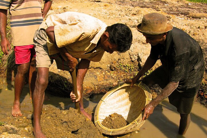 Explore Gem Mines in Rathnapura from Kalutara image