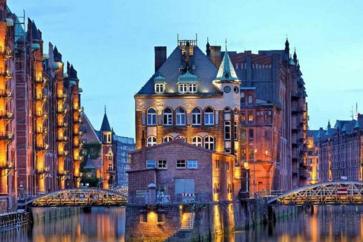 Hamburg Night Tour with a Local: Private & 100% Personalized ★★★★★ image