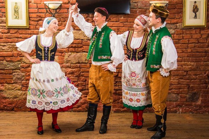 Old Town Tour and Dinner with Folk Show in Prague image