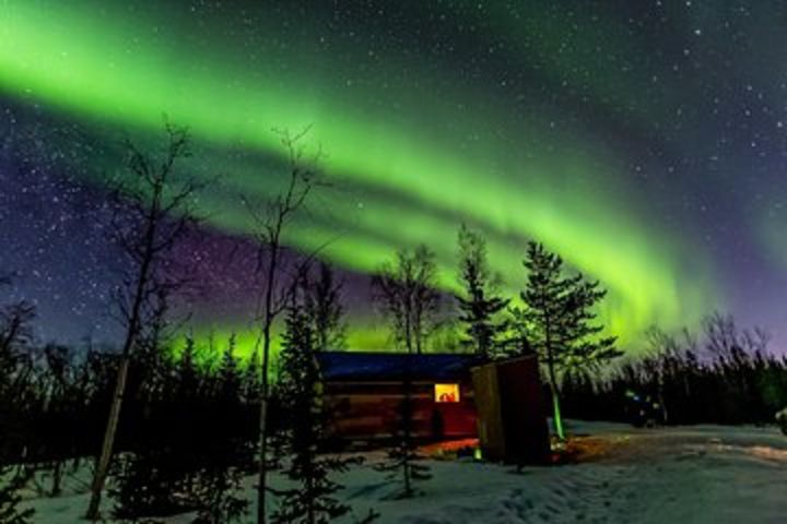 Yellowknife 2 Nights Aurora Viewing and Hunting Experience image