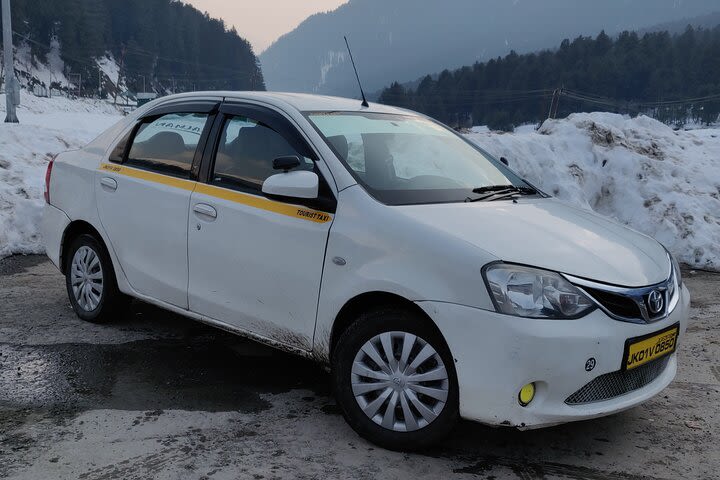 Private Round-trip Transfer from Srinagar to Gulmarg image