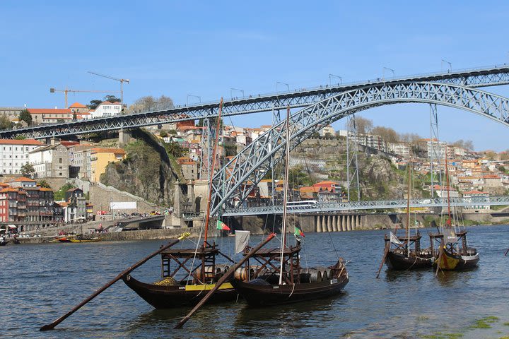 Fun Discovery Walk in Porto’s Vila Nova de Gaia: views & Port wines! image