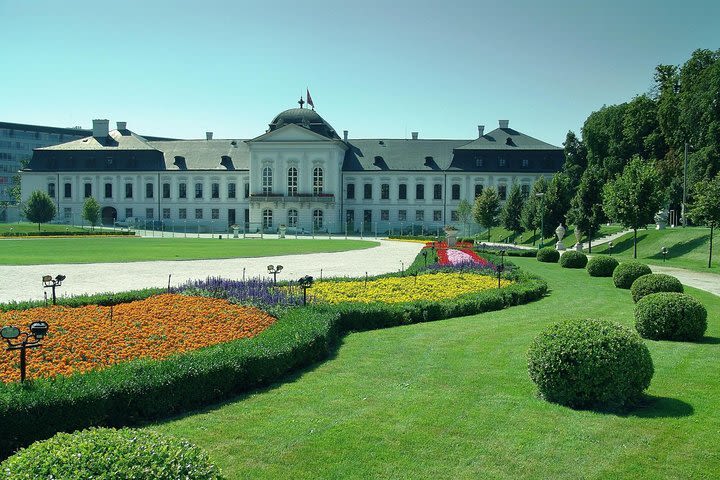 PRIVATE GRAND CITY TOUR IN BRATISLAVA with Devin Castle  image