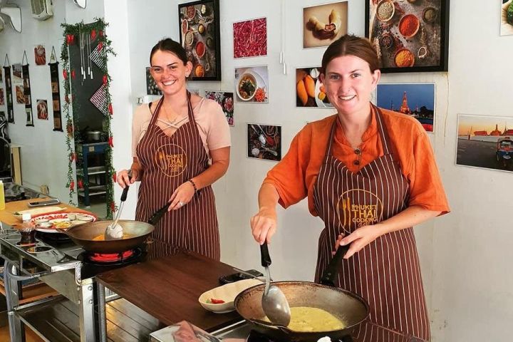 Authentic Thai Cooking Experience in Phuket image