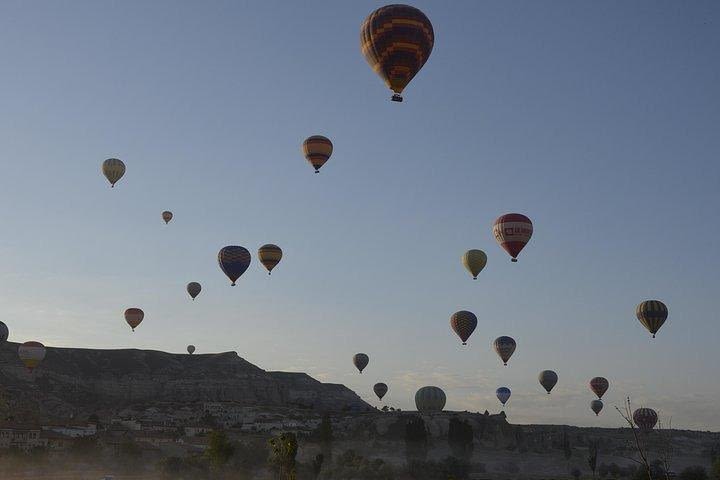 Deluxe Hot Air Balloon Tour in Cappadocia image