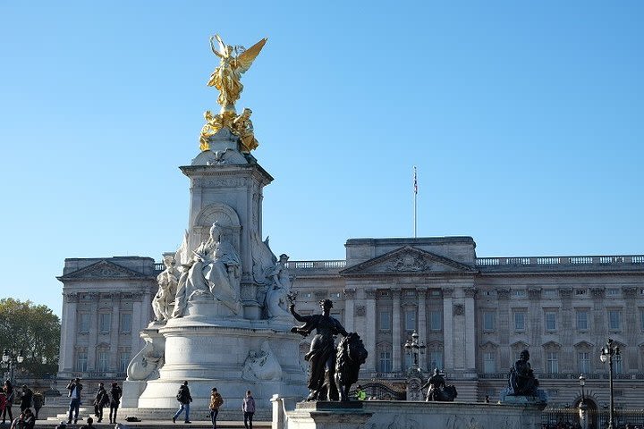 Royal London And Changing of Guard - Very Small Group Tour image