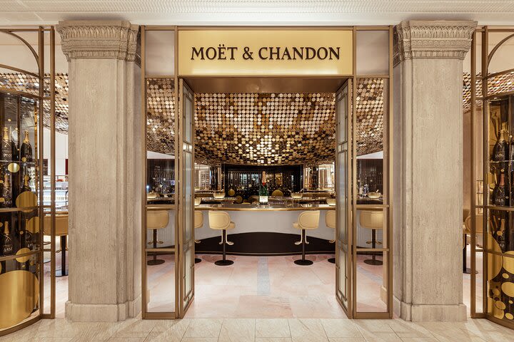 Royal Walk and Champagne Moet Chandon at Harrods image