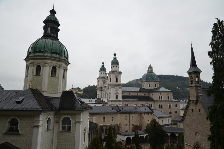 Innsbruck to Salzburg, full day with all Highlights image