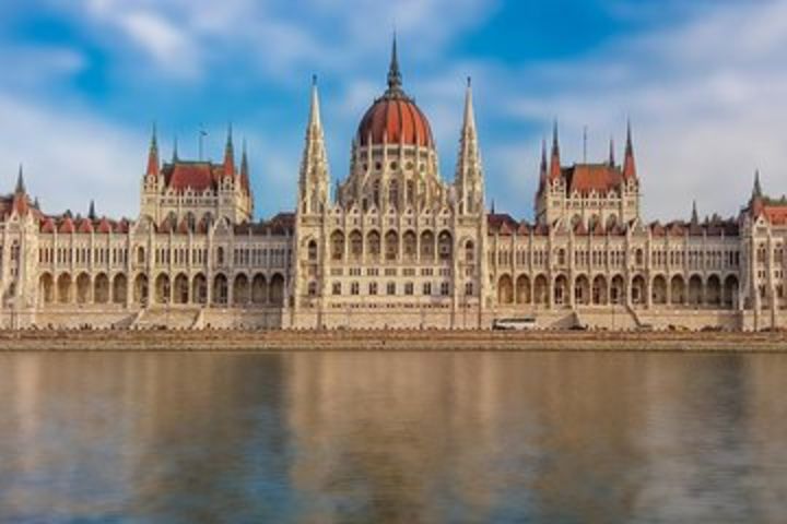 Private Transfer from Prague to Budapest, English-speaking driver image