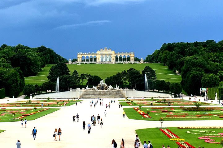 Schoenbrunn Palace and Gardens Guided English Tour image