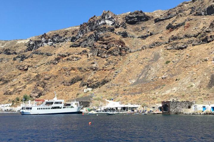 Santorini Private Cruise Motor Yacht with food and drinks image