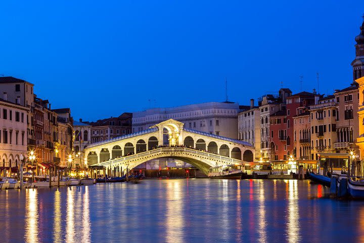 Venice Grand Canal Evening Rowing Tour image