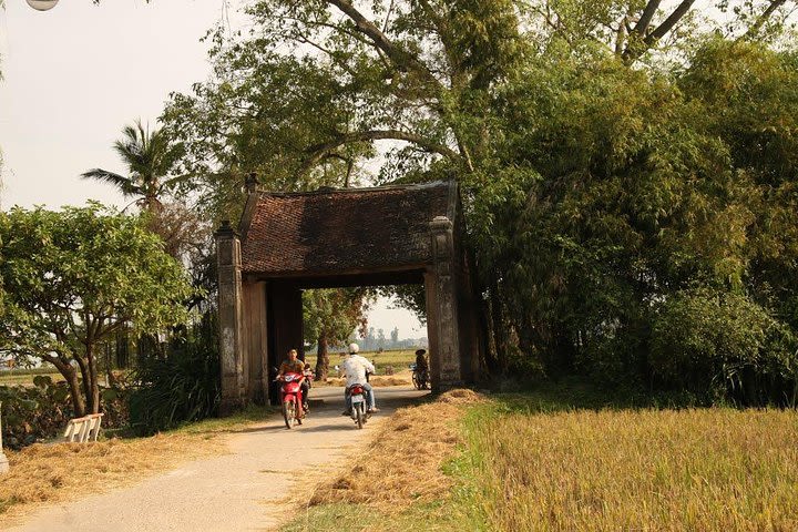 Duong Lam ancient village - Thay Pagoda - Van Phúc silk image