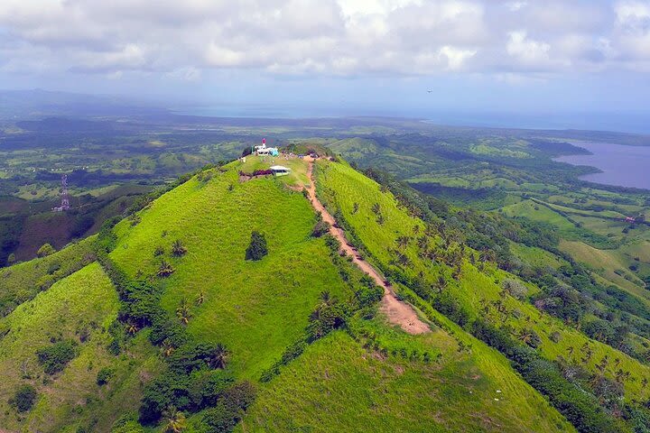 Montaña Redonda Tour with Round Trip Transportation from Airport to your Hotel image