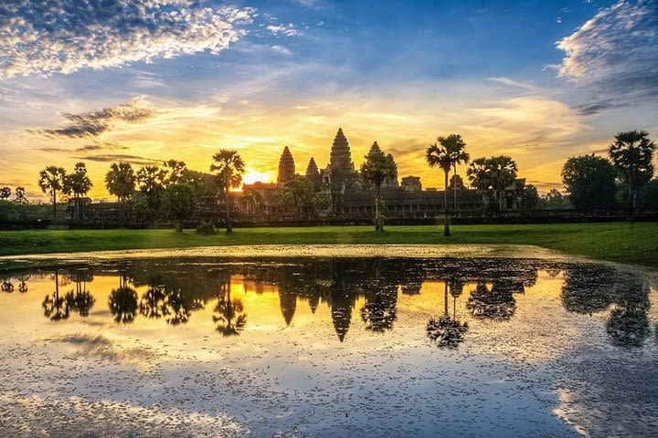 2-Day Treasure of Angkor& The Jungle plus Bantey Srey and Beng Mealea temple. image