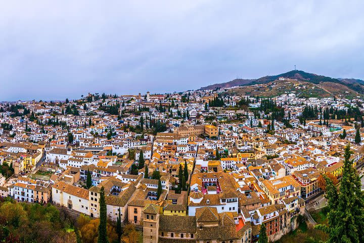 Albaicin and Sacromonte Guided Tour at Night image