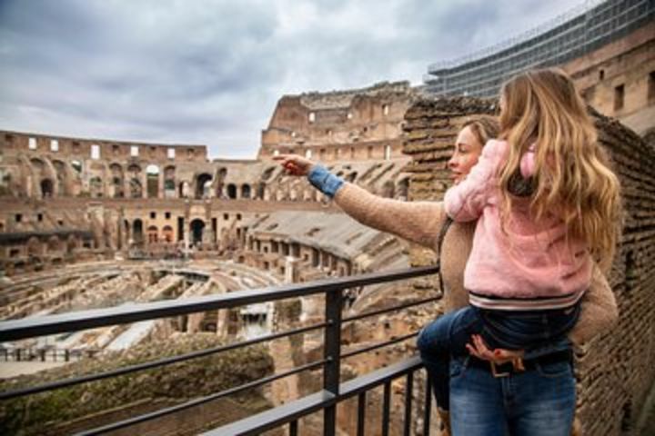 Skip-the-line Kids Tour: The Colosseum & Roman Forums with a Family Guide image