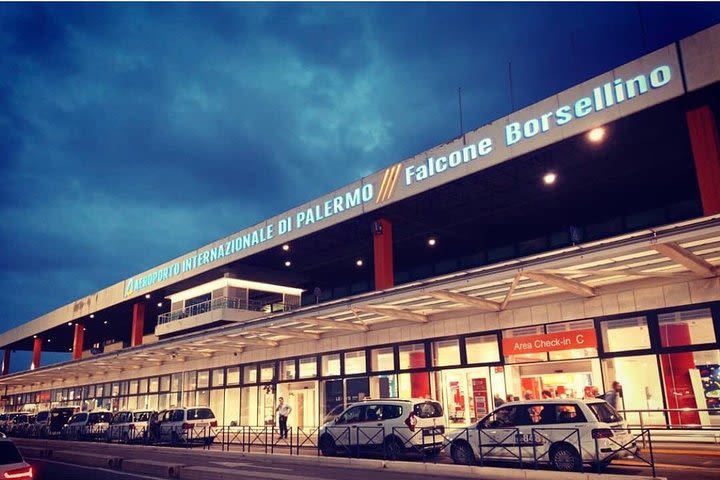 Private transfer from Palermo airport to Hotel Giardino Inglese or vice versa image