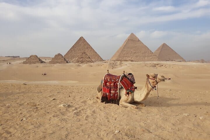 Full-Day Private Tour to Giza Pyramids, The Egyptian Museum and Khan Bazaar. image