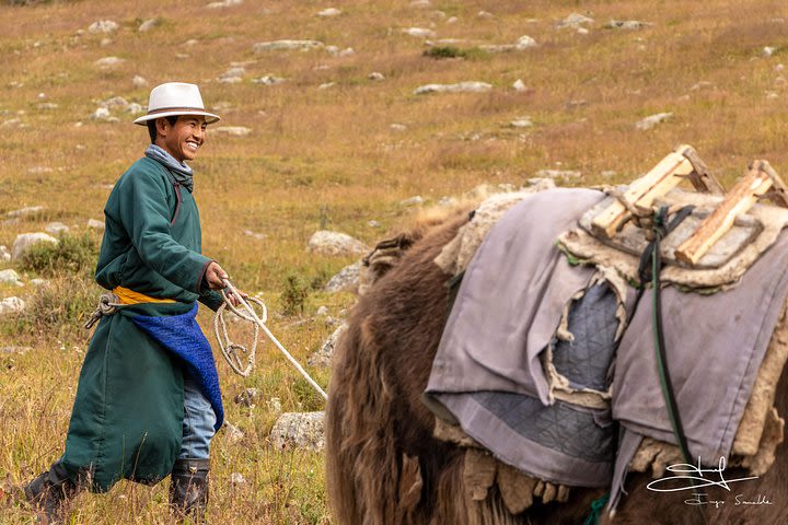 2 days horse trek in Naiman nuur and the central part of Mongolia 8 days image