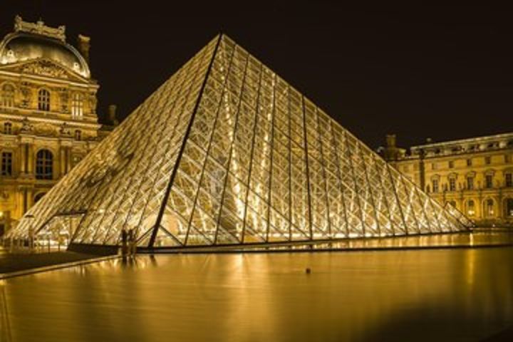 Louvre Museum Private Skip-the-Line Visit with an Expert Art Historian Guide  image