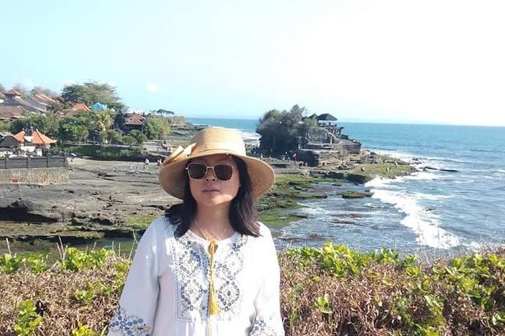 Pucak Manik Waterfall, Handara gate, Hidden Hill, Beratan Lake temple, Tanah Lot image